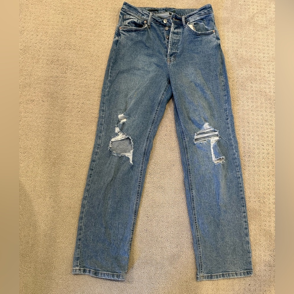 ✨CUTE RIPPED JEANS✨